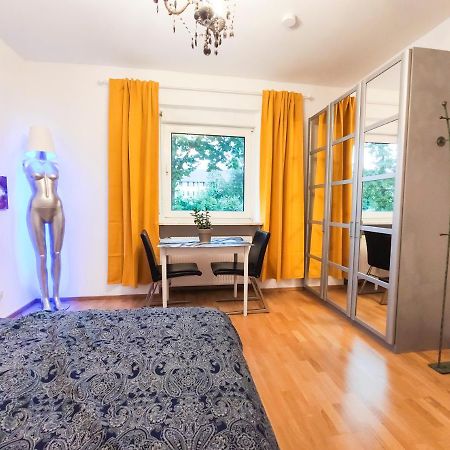 Modernes Zimmer Am Park Mit Garten, Huehner & Enten ミュンヘン エクステリア 写真