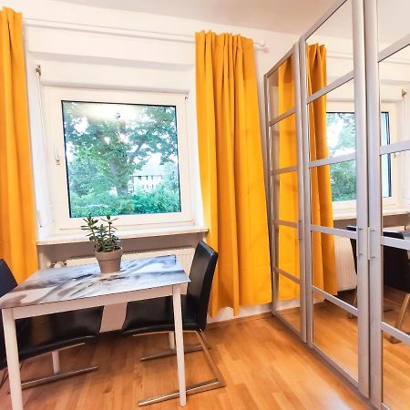 Modernes Zimmer Am Park Mit Garten, Huehner & Enten ミュンヘン エクステリア 写真