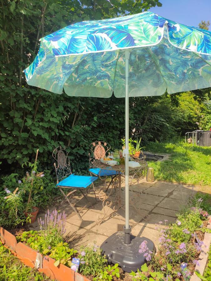 Modernes Zimmer Am Park Mit Garten, Huehner & Enten ミュンヘン エクステリア 写真