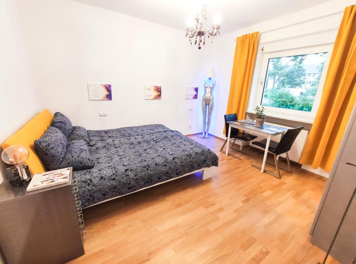 Modernes Zimmer Am Park Mit Garten, Huehner & Enten ミュンヘン エクステリア 写真